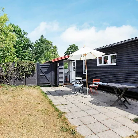 Semesterbostad Picturesque In Hovedstaden With Sea View *